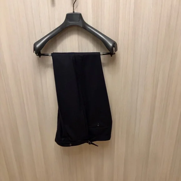 Drake's - Navy Wool Flannel Single Pleat Trouser - Size 46 (IT / EUR)